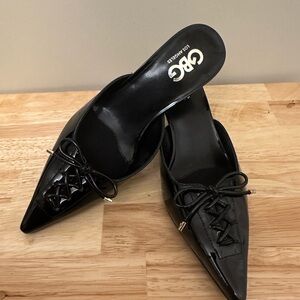 GBG Los Angeles Black Pointed Mules with Bow